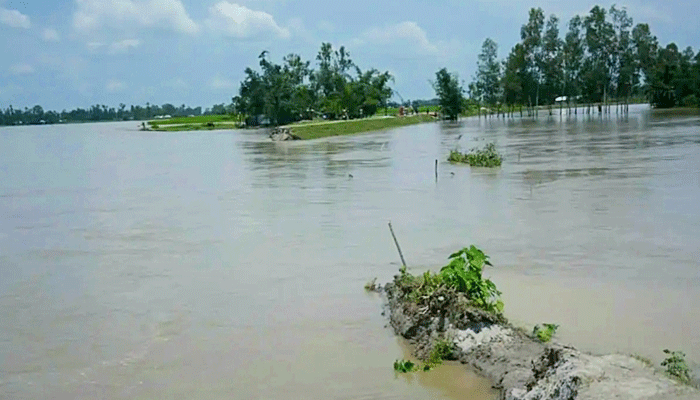 ঘরবাড়ি হারানোর আতঙ্কে নির্ঘুম রাত কাটে দেড় হাজার পরিবারের