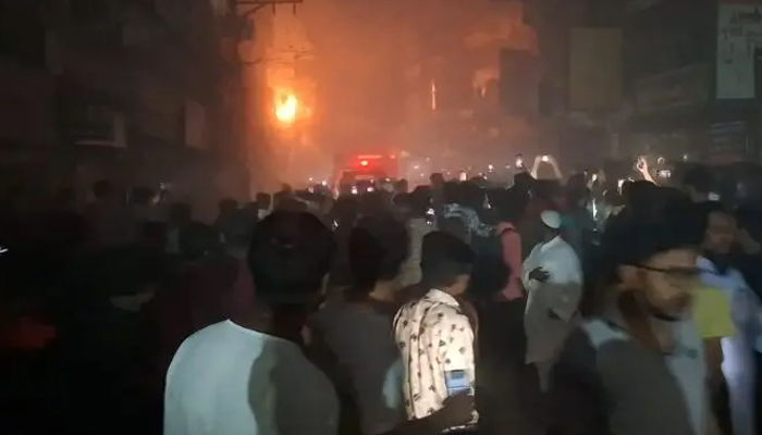 রাজধানীতে শিল্পপতির বাড়িতে দুর্বৃত্তদের গুলিবর্ষণ