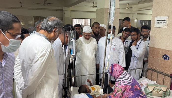 হাম আক্রান্ত শিশুদের দেখতে হাসপাতালে জামায়াত আমির